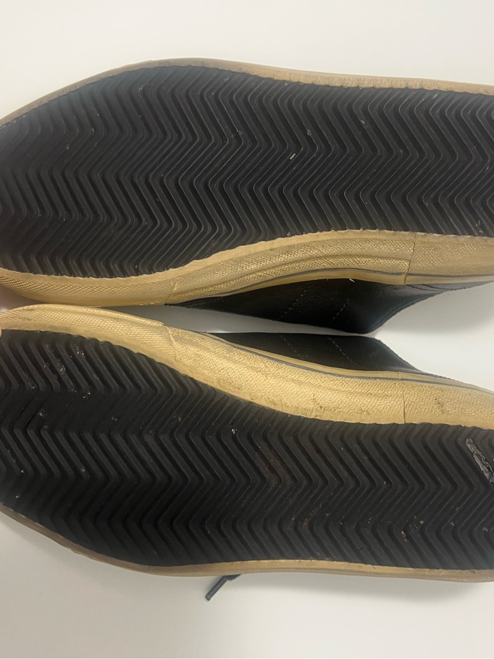 Golden Goose Vstar 2 Black Leather Sneakers with Yellowed Rubber Sole and Toe - Picture 12 of 16